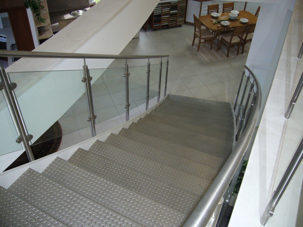 Ipari vagy közületi lépcsők - Stadler Lépcső Kft.